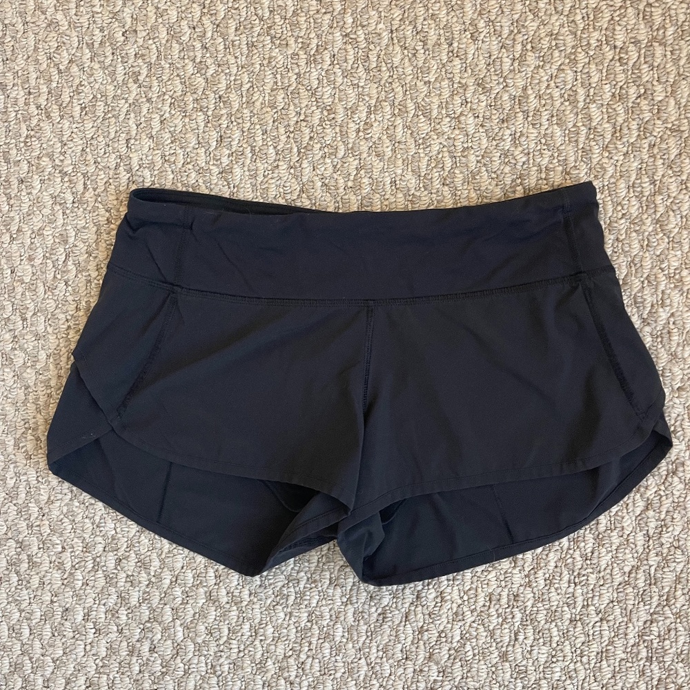 Lulu lemon speed up short 2.5 inch (size 6)